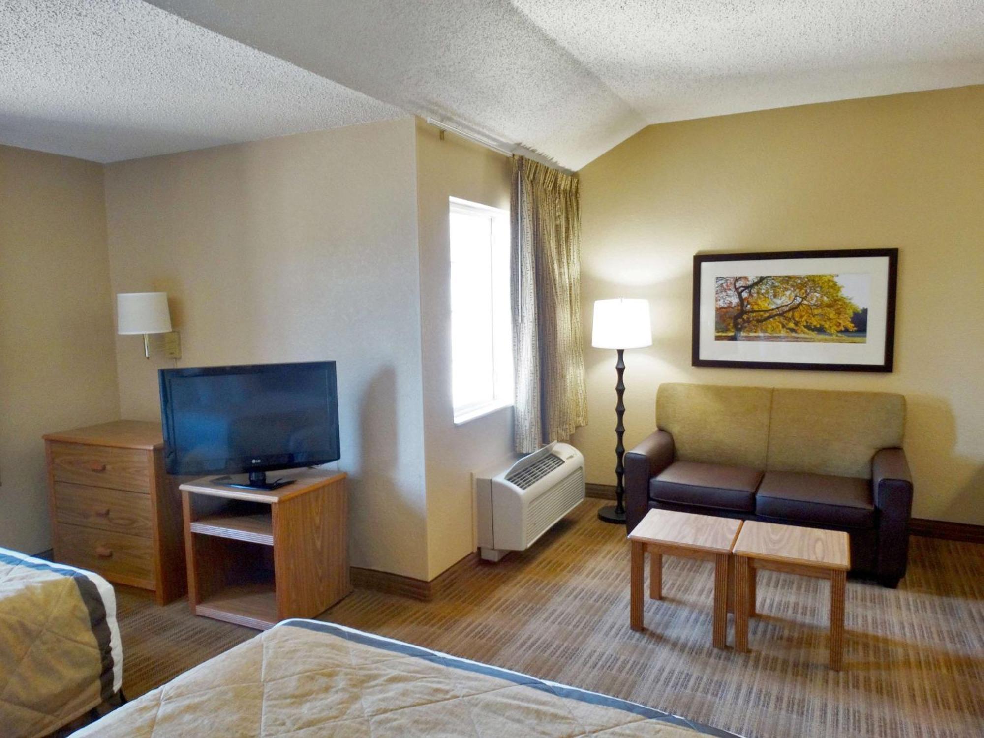 Extended Stay America Select Suites - Providence - Airport Warwick Bagian luar foto