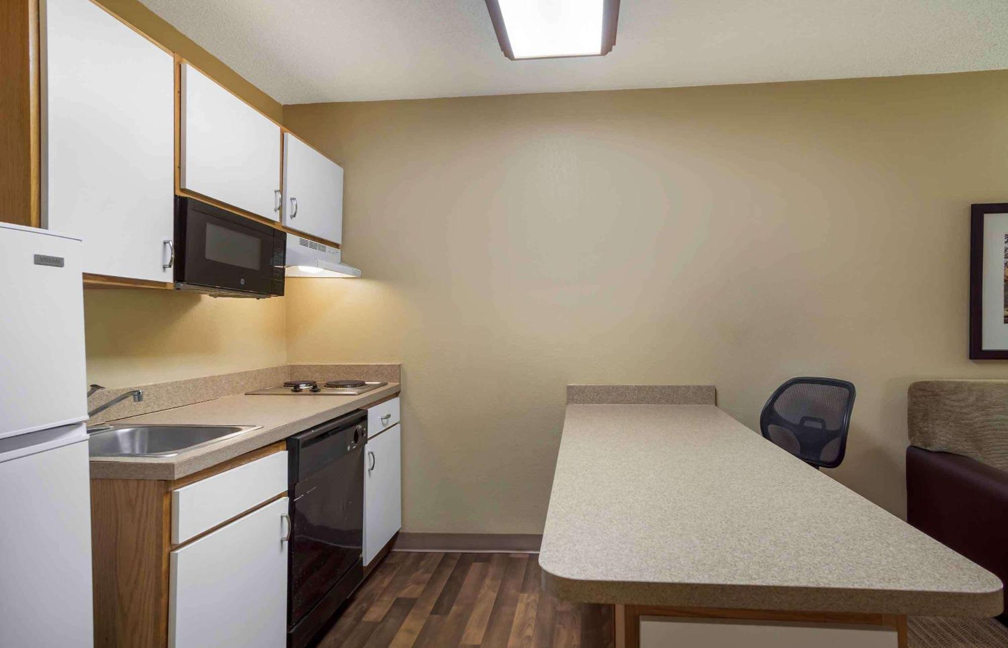 Extended Stay America Select Suites - Providence - Airport Warwick Bagian luar foto