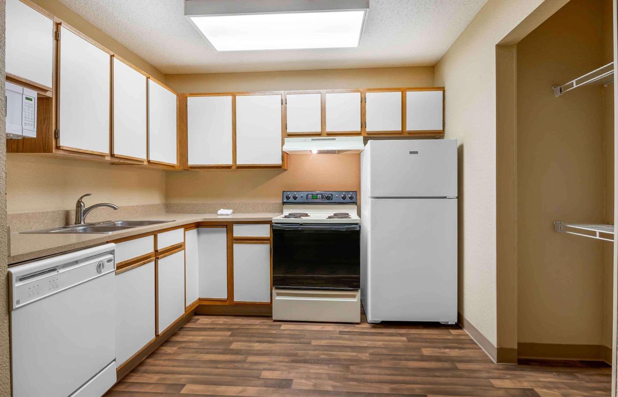 Extended Stay America Select Suites - Providence - Airport Warwick Bagian luar foto
