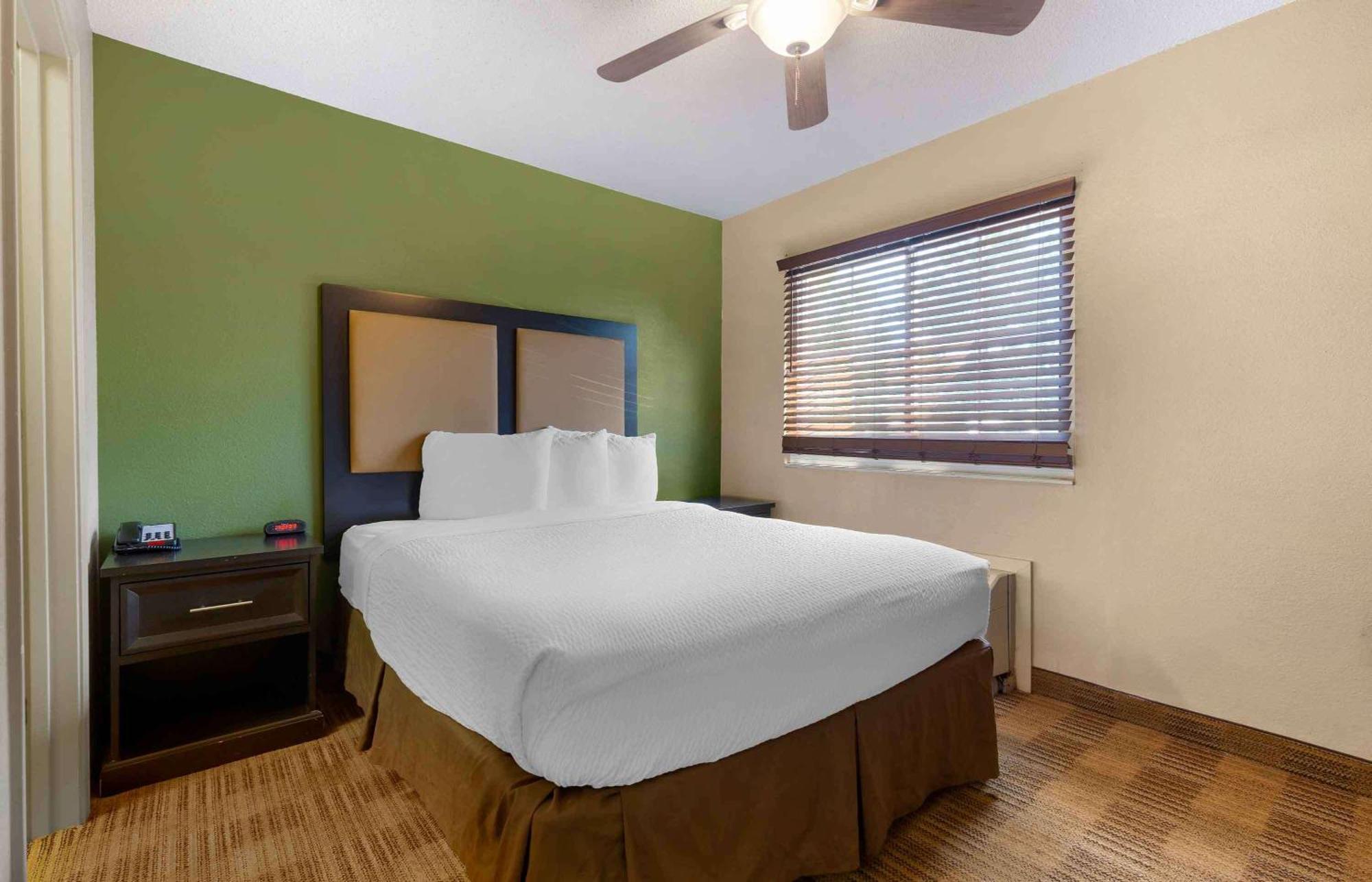 Extended Stay America Select Suites - Providence - Airport Warwick Bagian luar foto