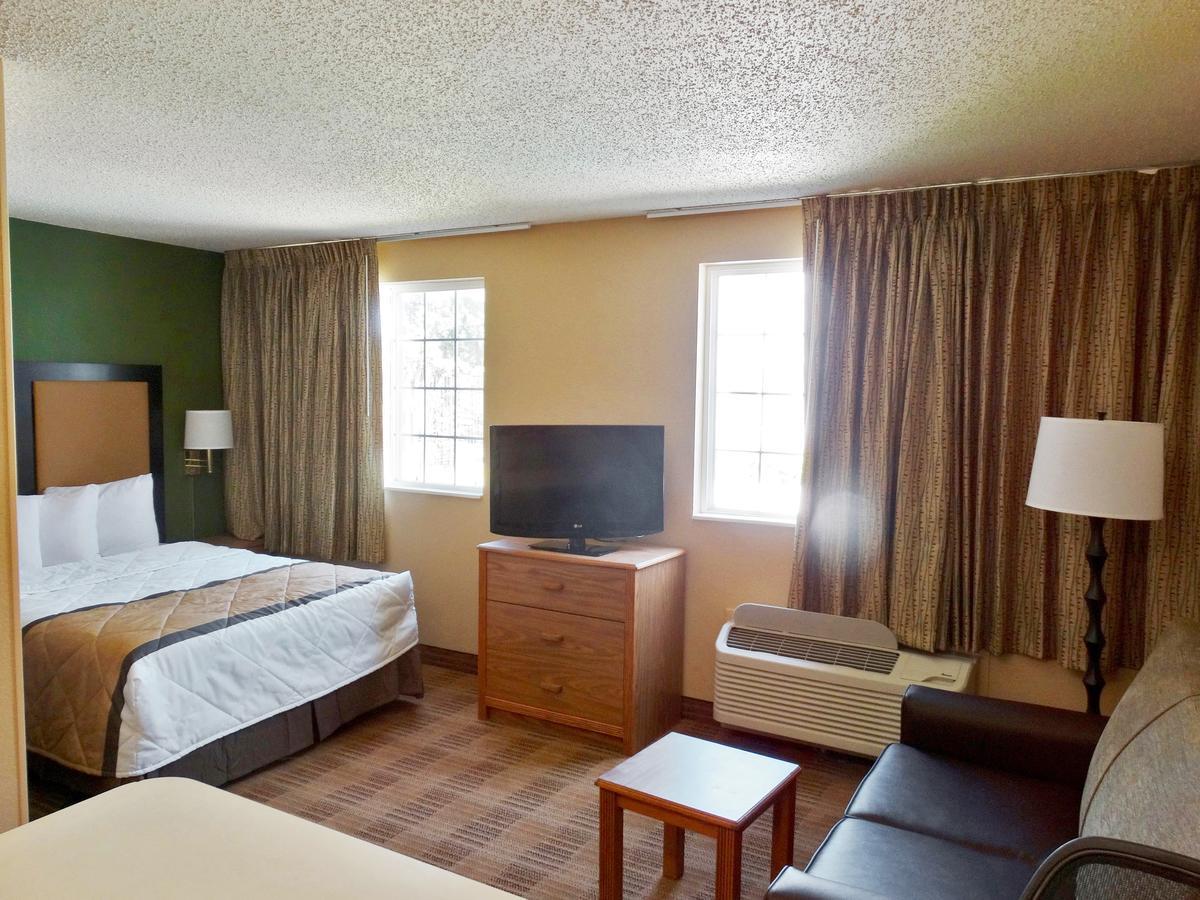 Extended Stay America Select Suites - Providence - Airport Warwick Bagian luar foto