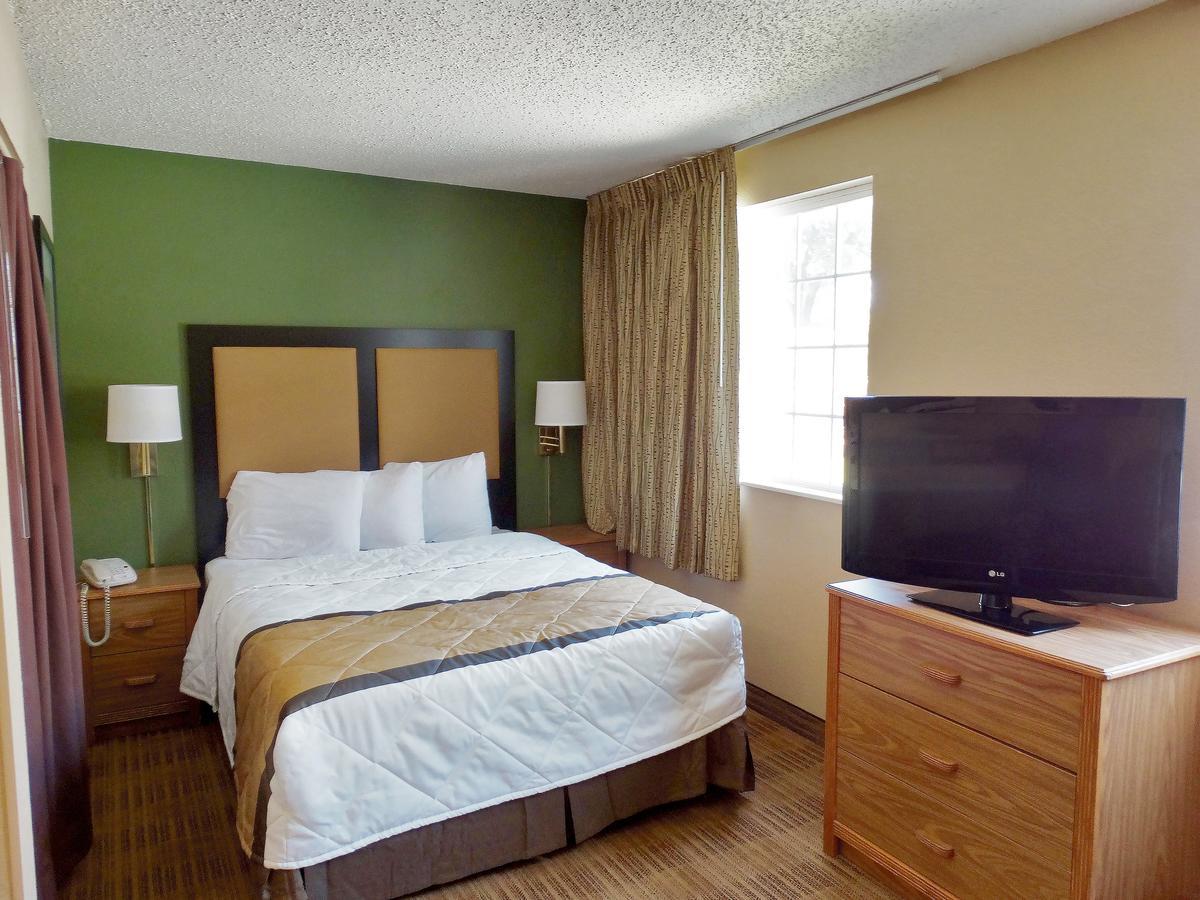 Extended Stay America Select Suites - Providence - Airport Warwick Bagian luar foto