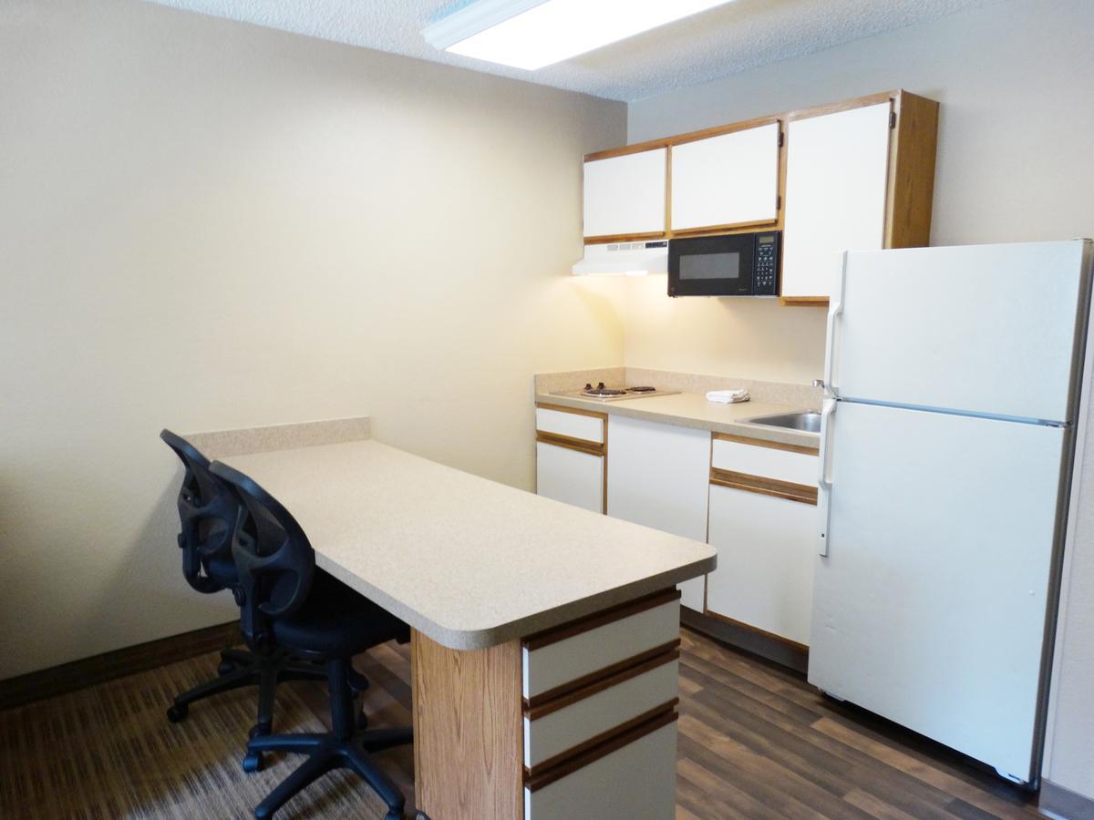 Extended Stay America Select Suites - Providence - Airport Warwick Bagian luar foto